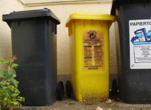 Mülltonnen für geschrottete Texte